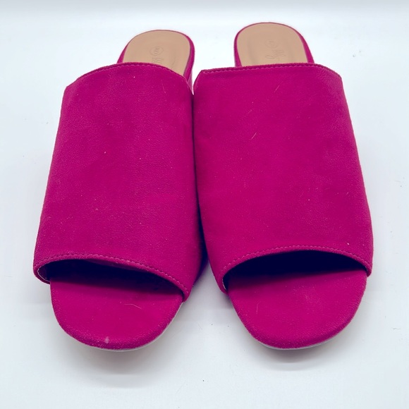 Ladies 3 pairs of open toe sandals with almost 3inch heel, light wear. - Picture 7 of 9